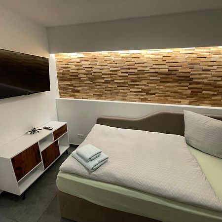 Aviators Guest House - Premium Room Щраусберг Екстериор снимка