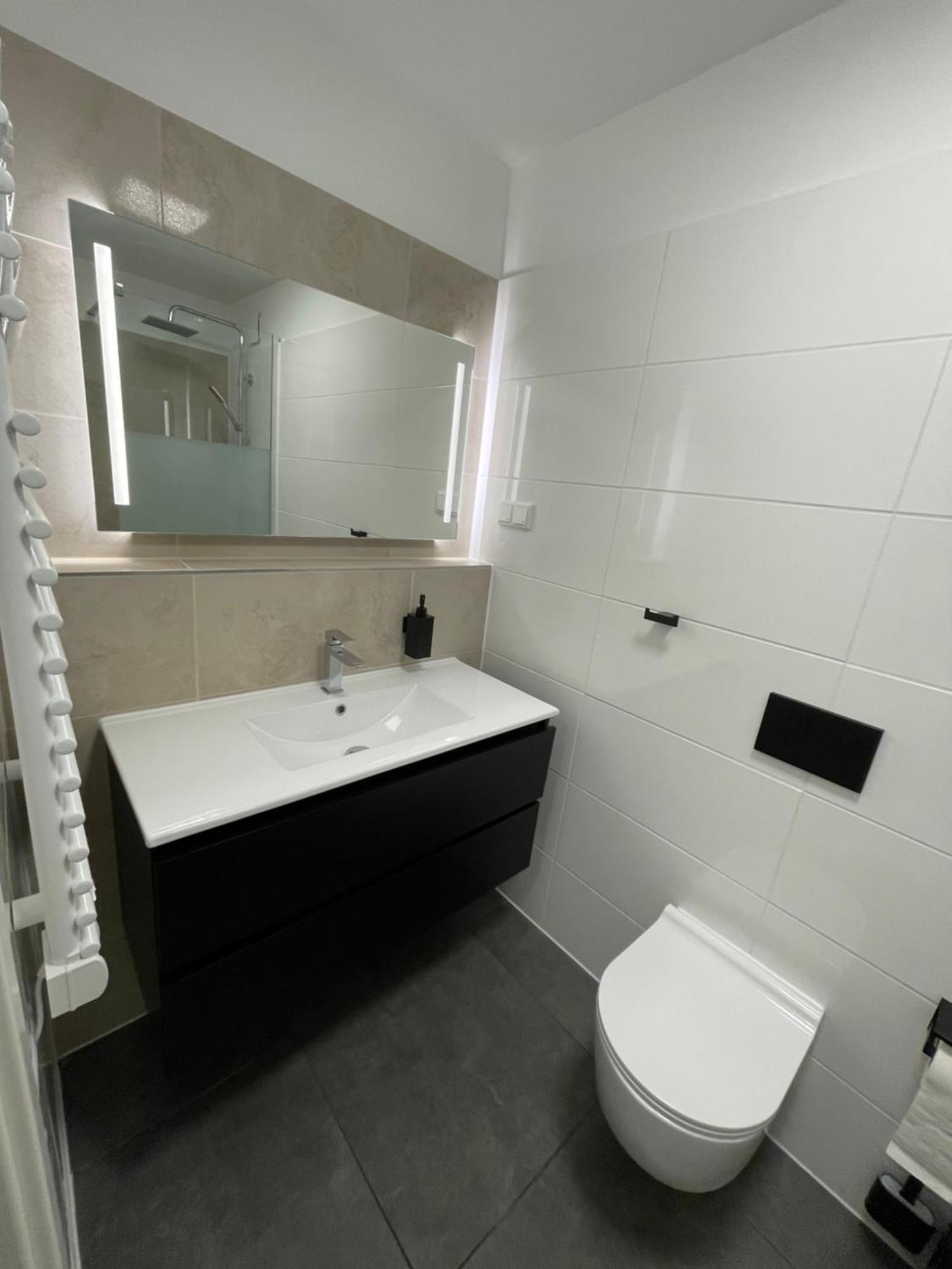 Aviators Guest House - Premium Room Щраусберг Екстериор снимка